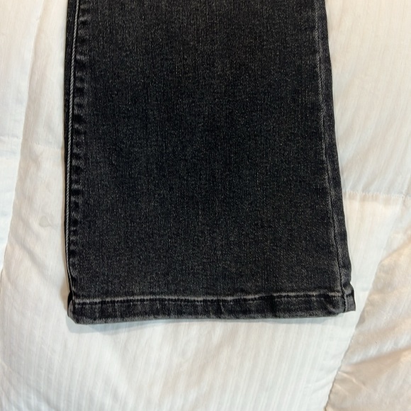 Super cute black wash flare jeans - Picture 2 of 9